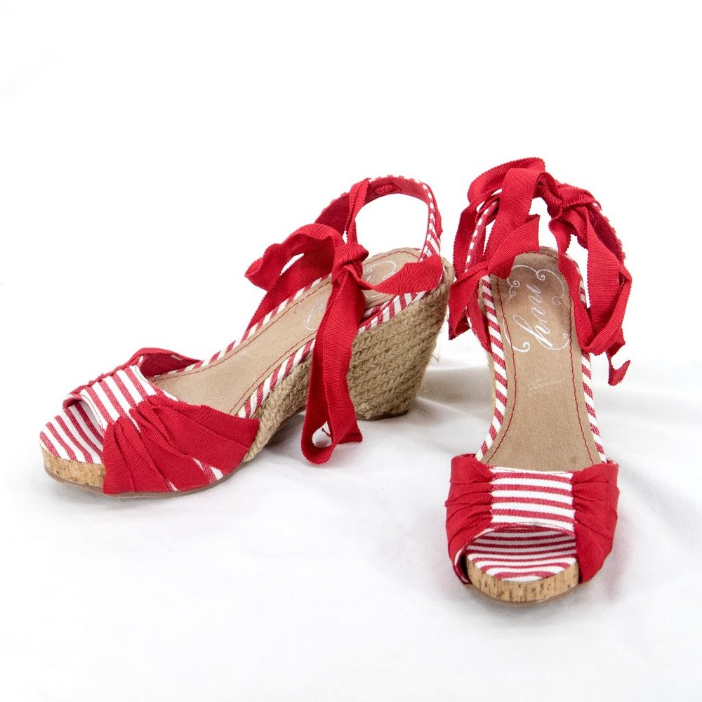 Envy Red & White Strap Tie Sandals Size 5 1/2 NWT